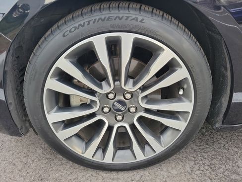 Used 2019 Lincoln Continental Reserve FWD image 6