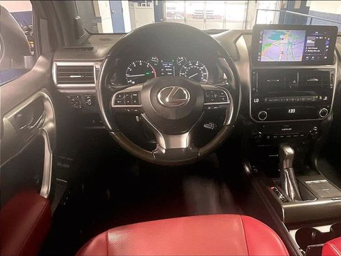 Used 2022 Lexus GX 460 Premium w/ Accessory Package AWD/4WD image 18
