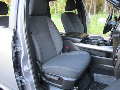 Used 2024 RAM 2500 Big Horn w/ Night Edition AWD/4WD image 24