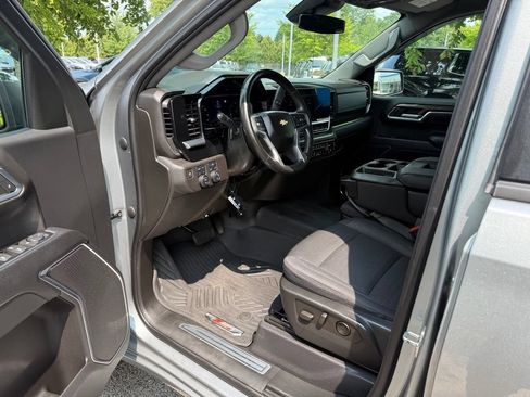 Used 2023 Chevrolet Silverado 1500 LT AWD/4WD image 12
