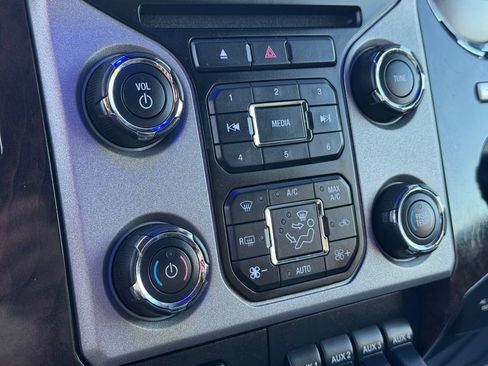 Used 2013 Ford F250 Platinum w/ FX4 Off Road Pkg image 35