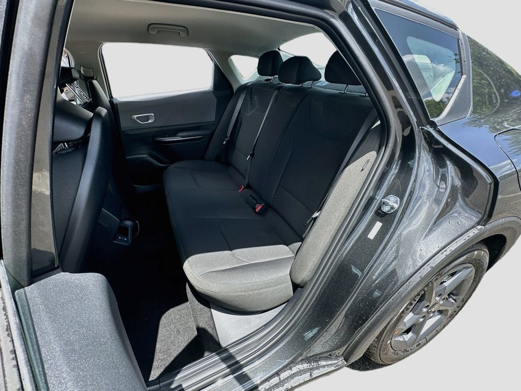 New 2026 Kia K4 FWD image 22