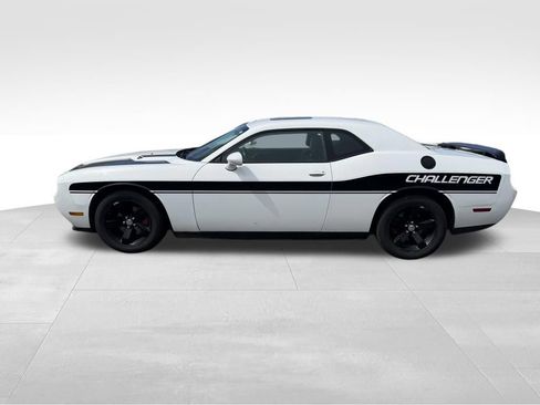 Used 2013 Dodge Challenger SXT Plus RWD image 5