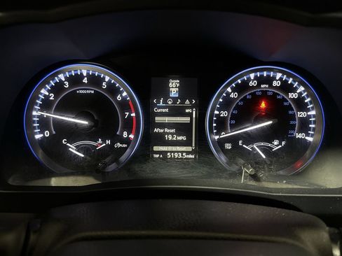 Used 2015 Toyota Highlander XLE AWD/4WD image 12