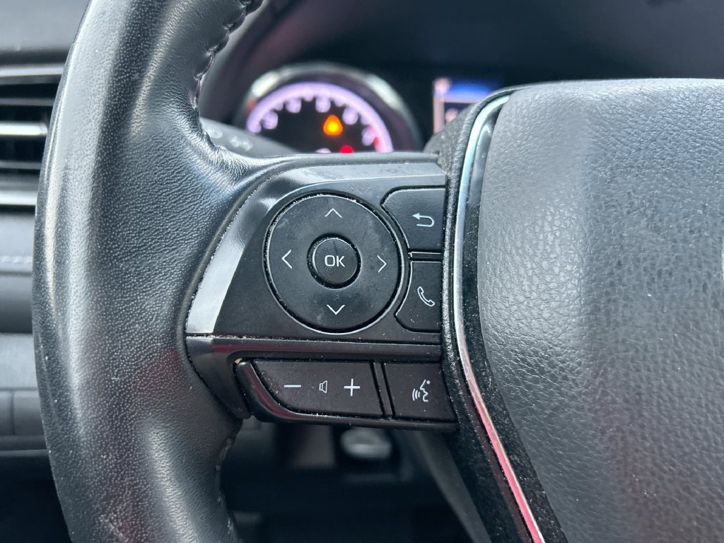 Used 2019 Toyota Camry SE FWD image 16