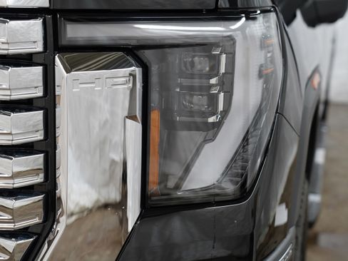 Used 2025 GMC Sierra 2500 Denali image 15