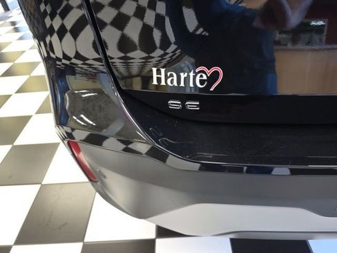 Certified 2025 Volkswagen Tiguan SE image 7