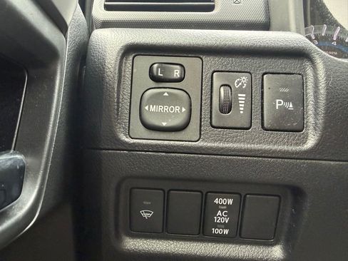 Used 2018 Toyota 4Runner Limited AWD/4WD image 17