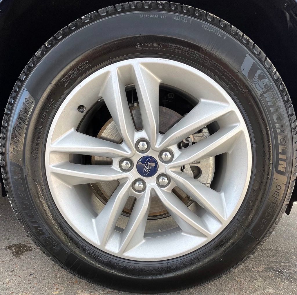 Used 2017 Ford Edge SEL w/ Equipment Group 201A FWD image 12