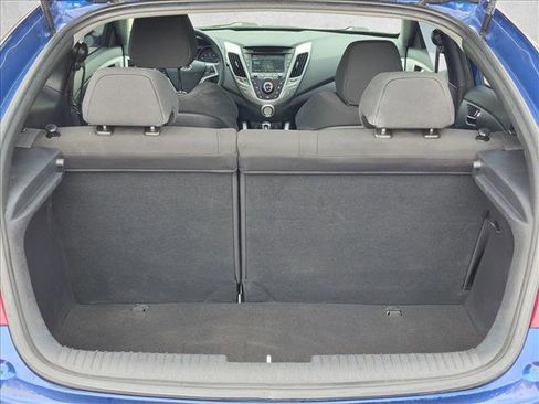 Used 2016 Hyundai Veloster FWD image 6