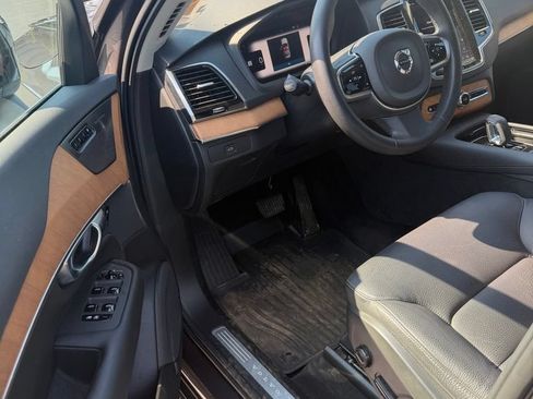 Used 2023 Volvo XC90 B6 Plus w/ Protection Package Premier AWD/4WD image 4