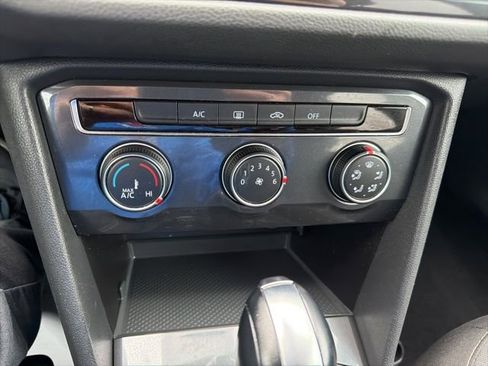 Used 2021 Volkswagen Tiguan S image 12