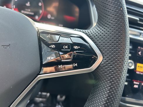 Certified 2024 Volkswagen Tiguan SE R-Line image 17