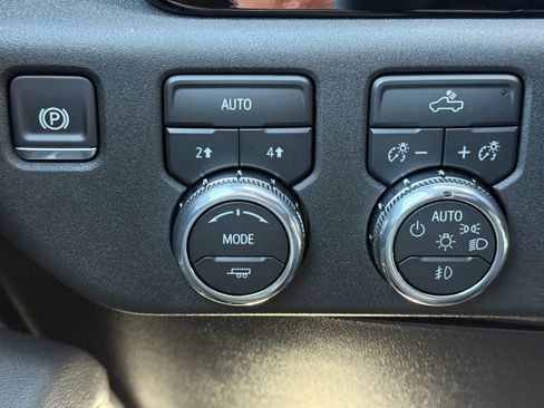 New 2026 GMC Sierra 1500 Elevation image 29