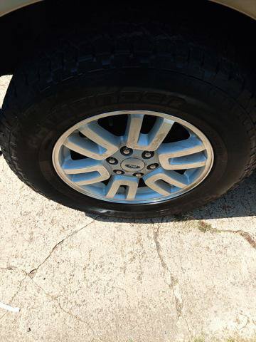 Used 2014 Ford Expedition XLT w/ Equipment Group 202A AWD/4WD image 10