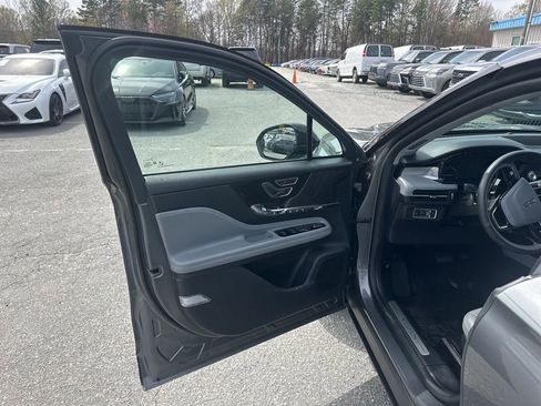 Used 2022 Lincoln Corsair AWD w/ Premium Package image 24