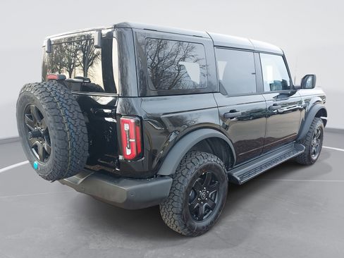 New 2025 Ford Bronco Outer Banks w/ Black Appearance Package image 5