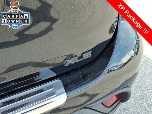 Used 2022 Toyota Highlander XLE FWD image 9