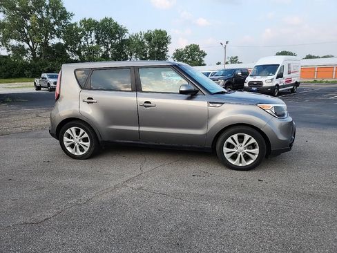 Used 2016 Kia Soul + w/ Primo Package FWD image 3