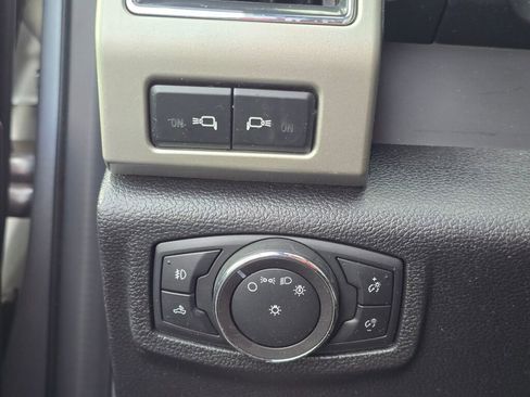 Used 2018 Ford F150 Lariat w/ Equipment Group 502A Luxury image 34