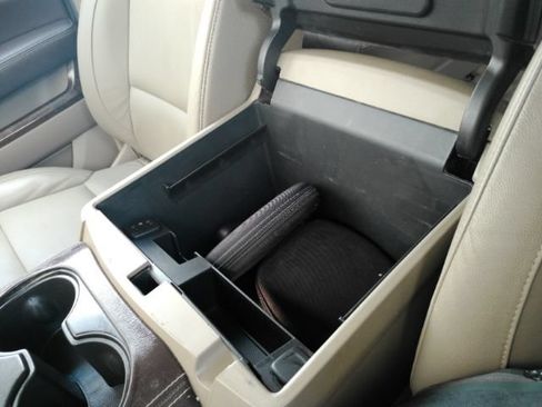 Used 2016 Chevrolet Suburban LT RWD image 55
