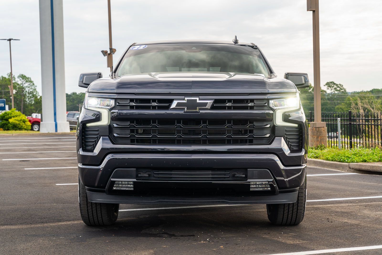 Used 2022 Chevrolet Silverado 1500 RST w/ Convenience Package II AWD/4WD image 2