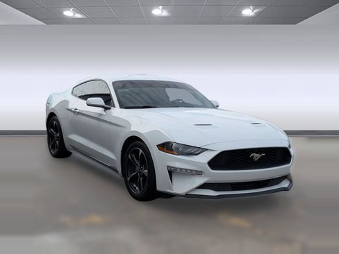 Used 2018 Ford Mustang Coupe image 7