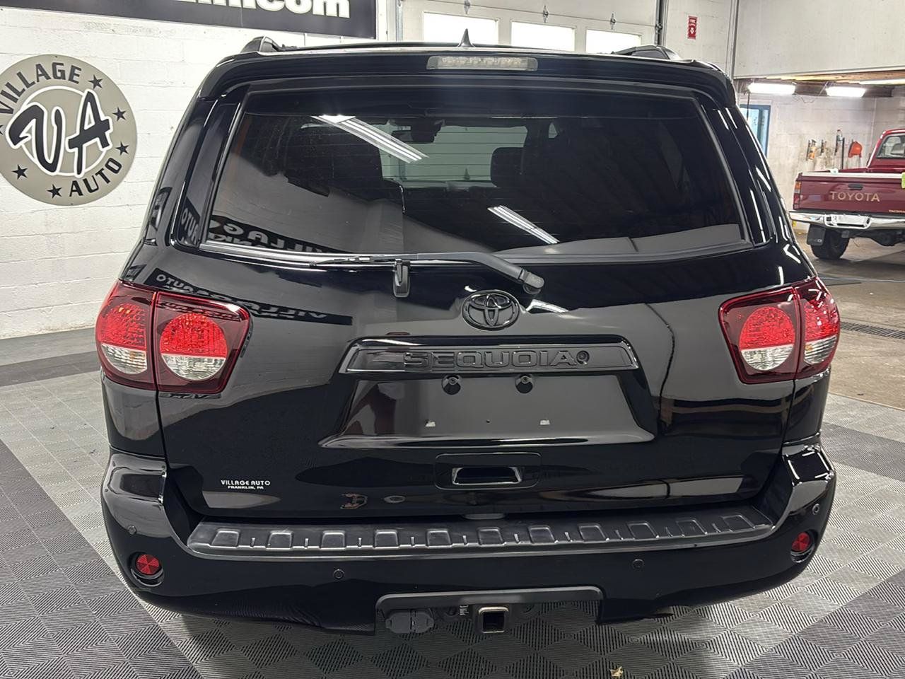 Used 2019 Toyota Sequoia TRD Sport w/ TRD Sport Premium Package AWD/4WD image 5