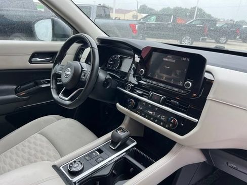 Used 2022 Nissan Pathfinder SV w/ Cargo Package AWD/4WD image 11