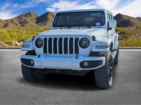 Used 2021 Jeep Wrangler Unlimited Sahara image 2