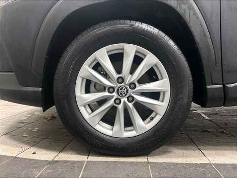 Certified 2024 Toyota Corolla Cross LE image 7