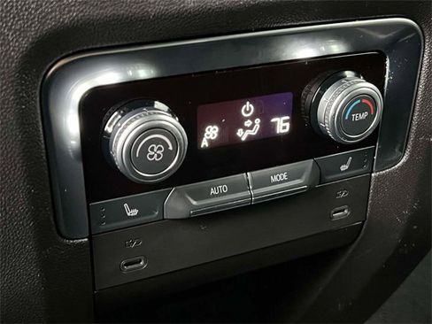 Used 2025 GMC Yukon XL Denali image 15