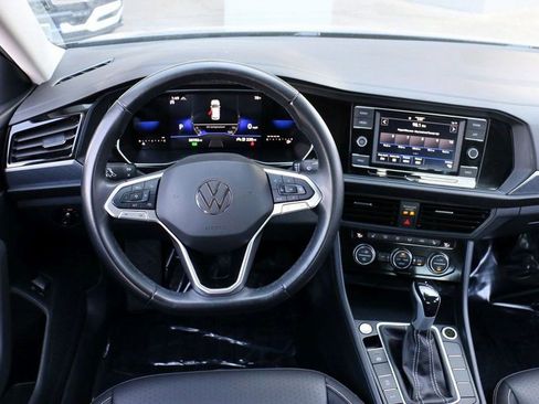 Used 2024 Volkswagen Jetta SE image 22