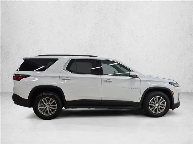 Used 2023 Chevrolet Traverse LT FWD image 3