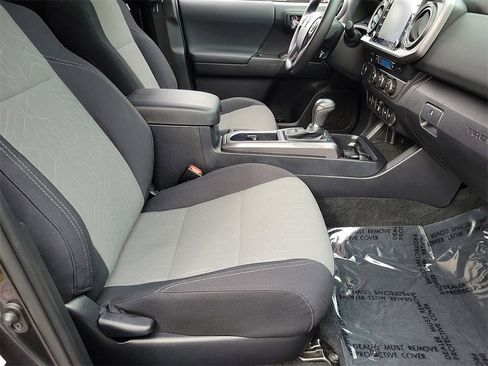 Used 2020 Toyota Tacoma TRD Sport image 21