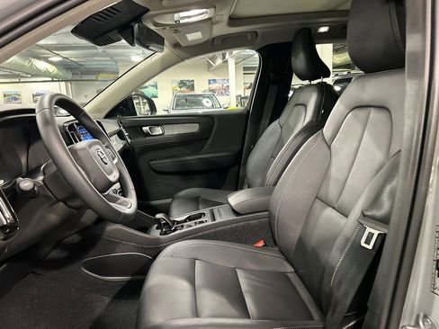 Used 2026 Volvo XC40 B5 Core w/ Protection Package Premier image 10