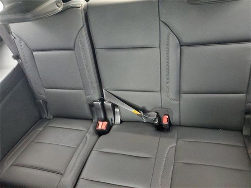 Certified 2022 GMC Yukon Denali image 9