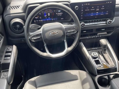 Used 2025 Chevrolet Colorado Trail Boss w/ Midnight Edition AWD/4WD image 11