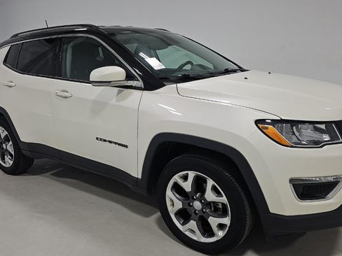 Used 2019 Jeep Compass Limited AWD/4WD image 2