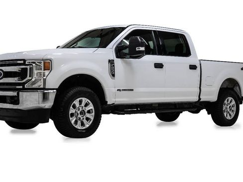 Used 2022 Ford F250 XLT AWD/4WD image 2