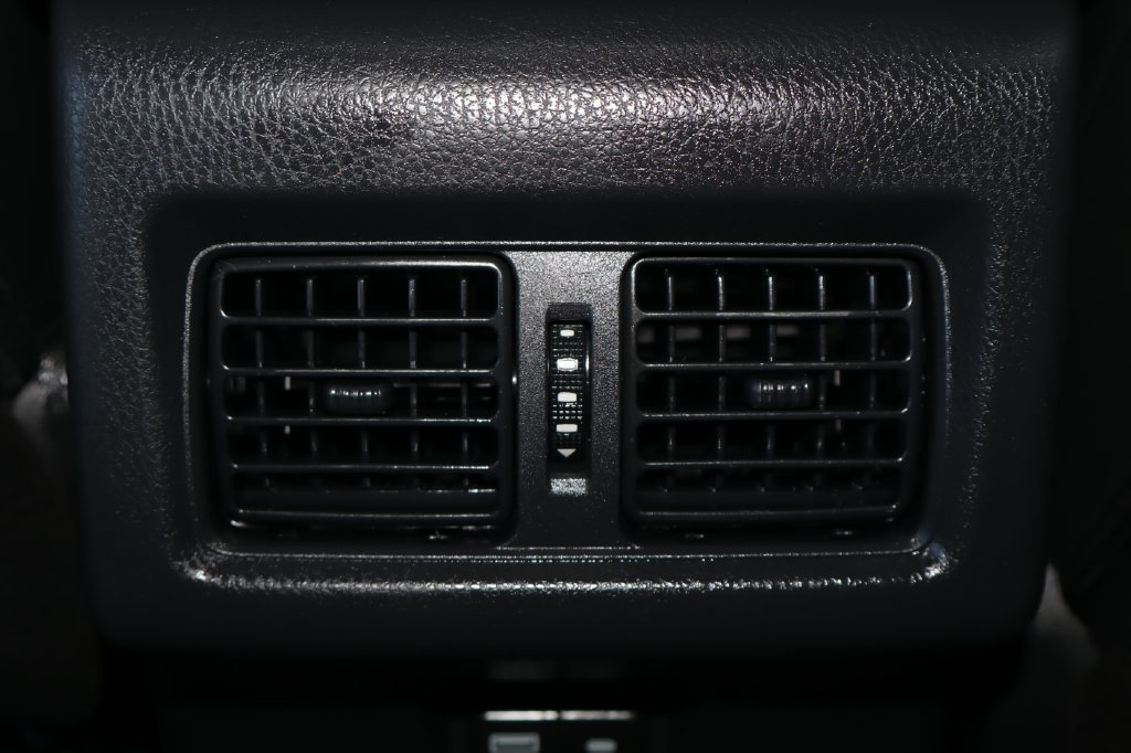 Used 2025 Toyota Camry SE FWD image 35