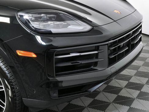 New 2026 Porsche Cayenne Coupe AWD/4WD image 38