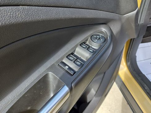 Used 2015 Ford Escape SE AWD/4WD image 13