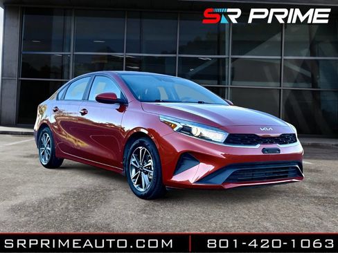 Used 2022 Kia Forte LXS image 4