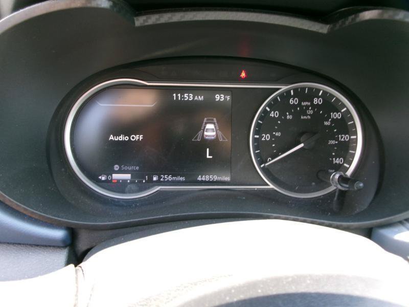 Used 2025 Nissan Versa SV FWD image 14