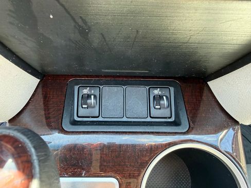 Used 2012 Toyota Camry XLE image 32