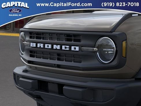 New 2025 Ford Bronco 4-Door AWD/4WD image 19
