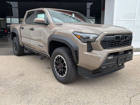 New 2026 Toyota Tacoma TRD Off-Road AWD/4WD image 2