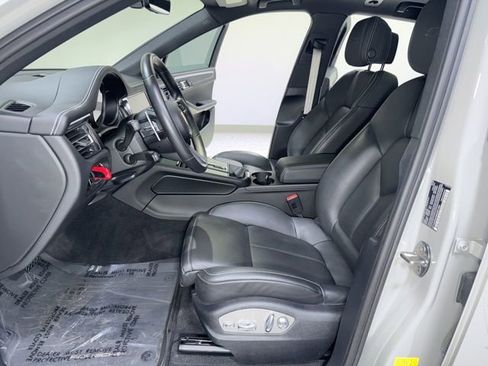 Used 2022 Porsche Macan GTS AWD/4WD image 16