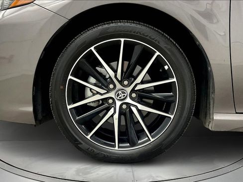 Used 2023 Toyota Camry SE image 11